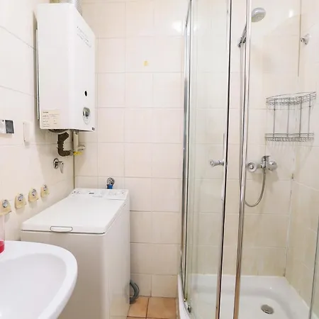 Goscinne Quarto em Acomodações Particulares Częstochowa